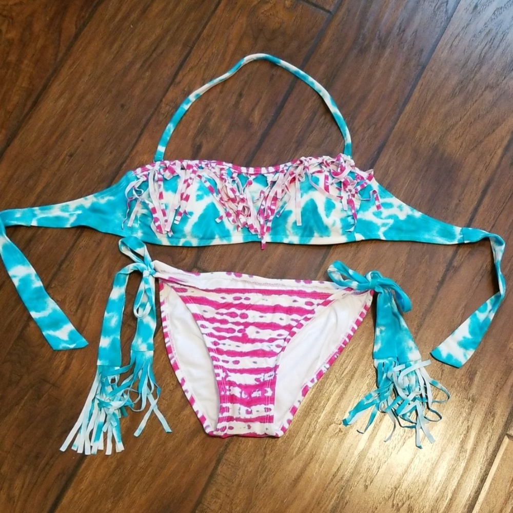 Juniors 2 piece swimsuit